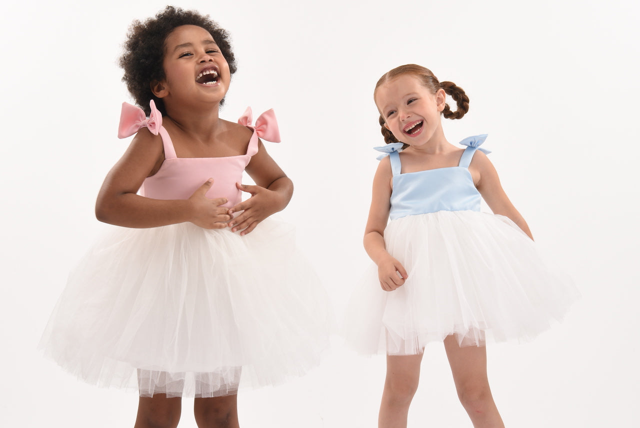 2 Girl wearing white dresses mimi tutu dresses on kids atelier