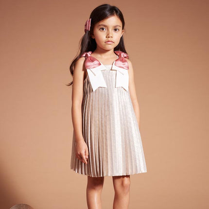 Hucklebones at Kids Atelier