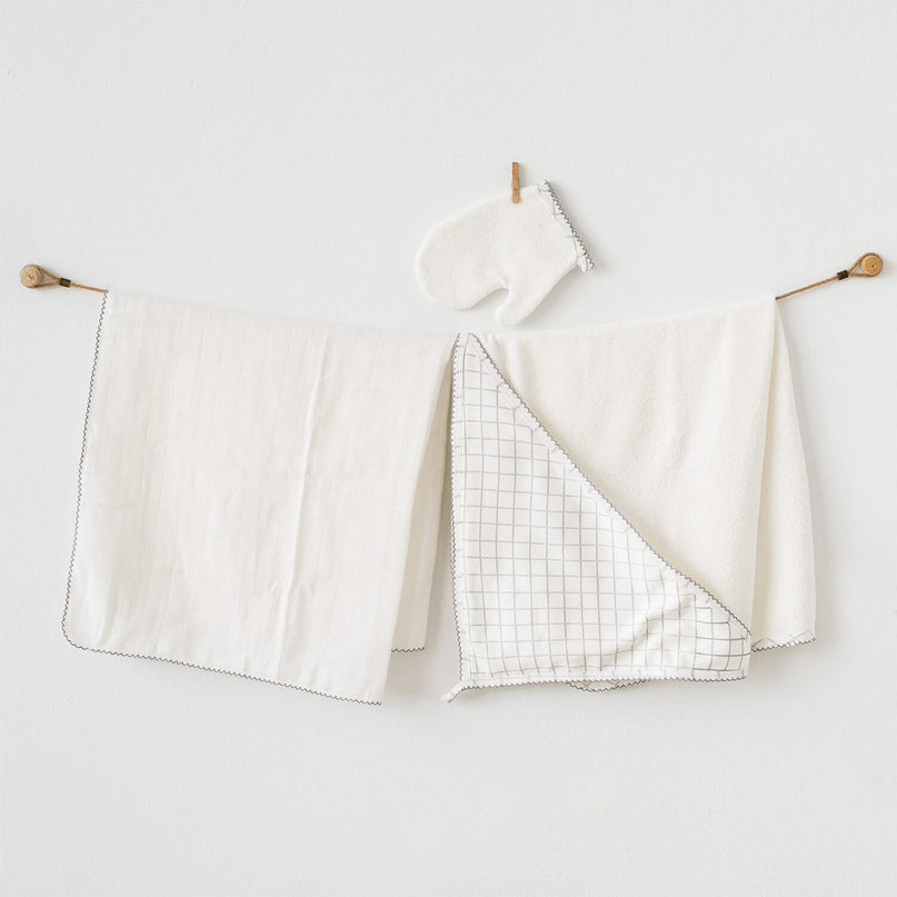 GREY-3 PCS SET TOWEL MUSLIN SET  ANIMAL NATURE-AC9628