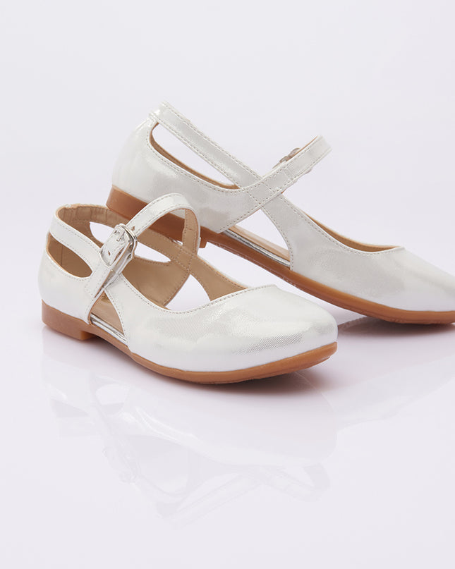 PERLA-V07F-WHITE-CUT OUT FLATS