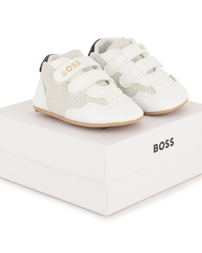 kids atelier boss White & Beige Baby Sneakers