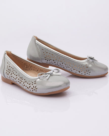 PERLA-V11F-SILVER-PERFORATED FLATS