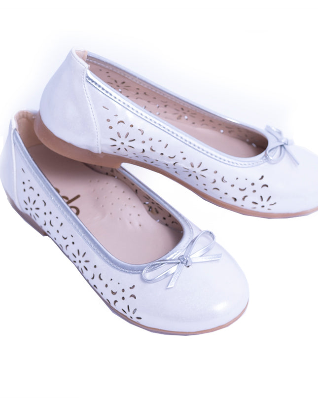 PERLA-V11P-WHITE-PERFORATED FLATS