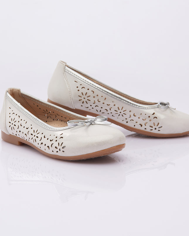 PERLA-V11P-WHITE-PERFORATED FLATS