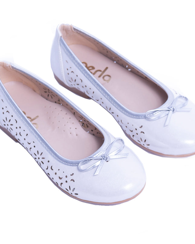 PERLA-V11F-WHITE-PERFORATED FLATS