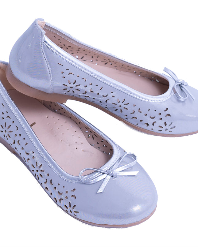 PERLA-V11F-SILVER-PERFORATED FLATS