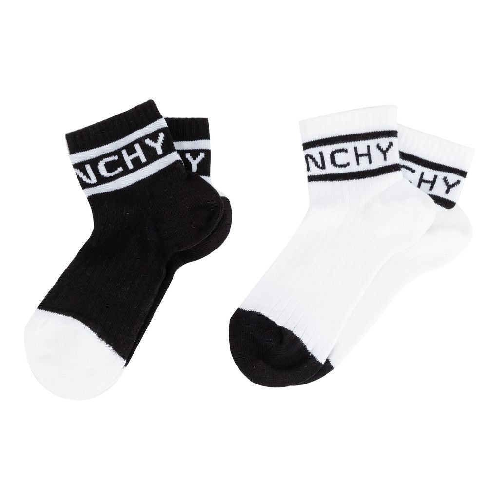givenchy-black-white-logo-socks-2-h20m16-m41