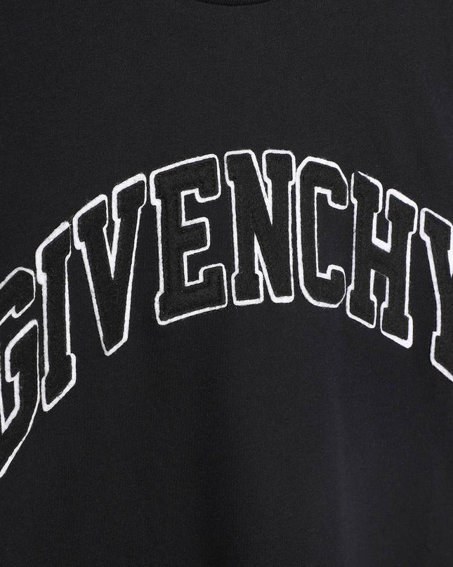 givenchy-h25460-09b-Black Curved Logo T-Shirt