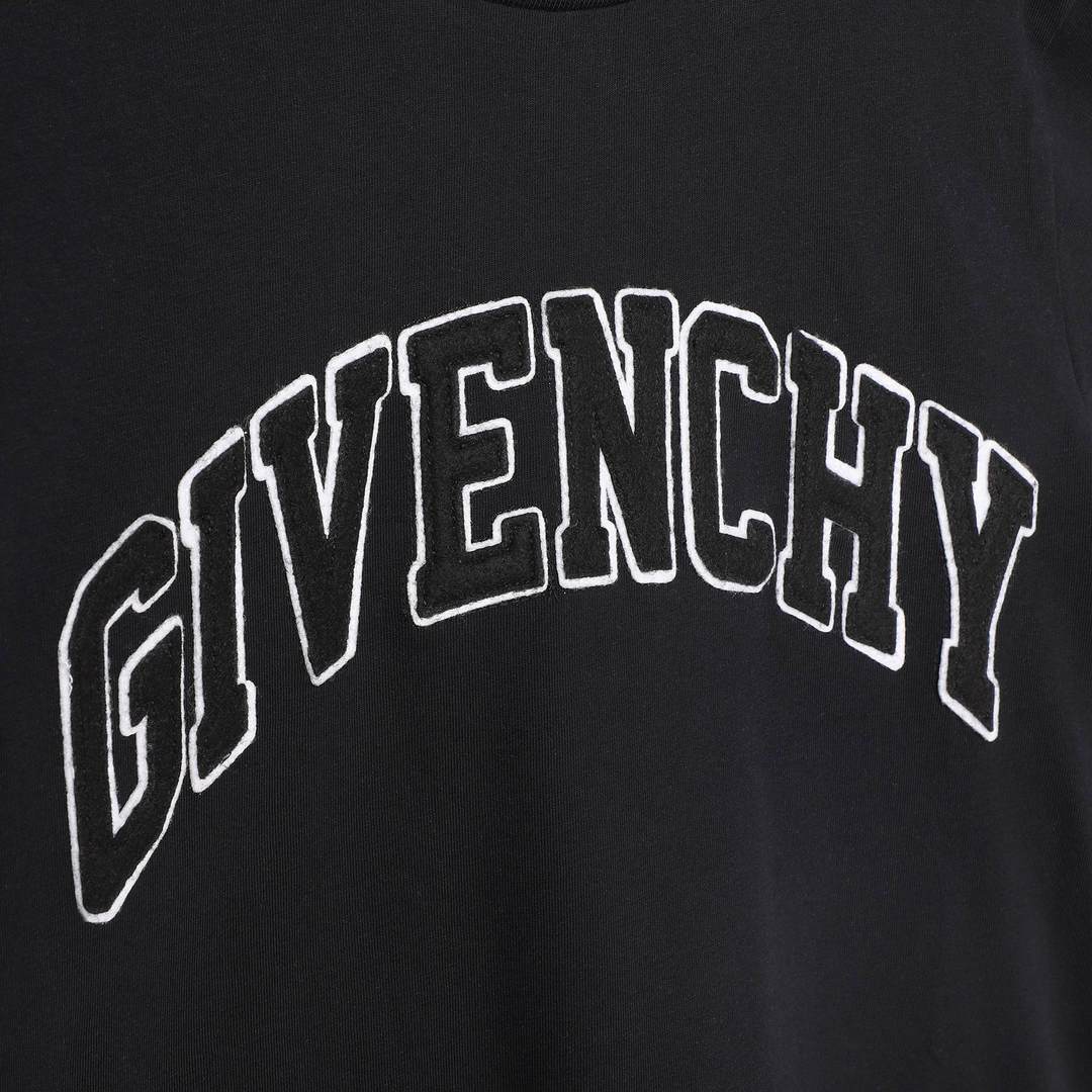 givenchy-h25460-09b-Black Curved Logo T-Shirt