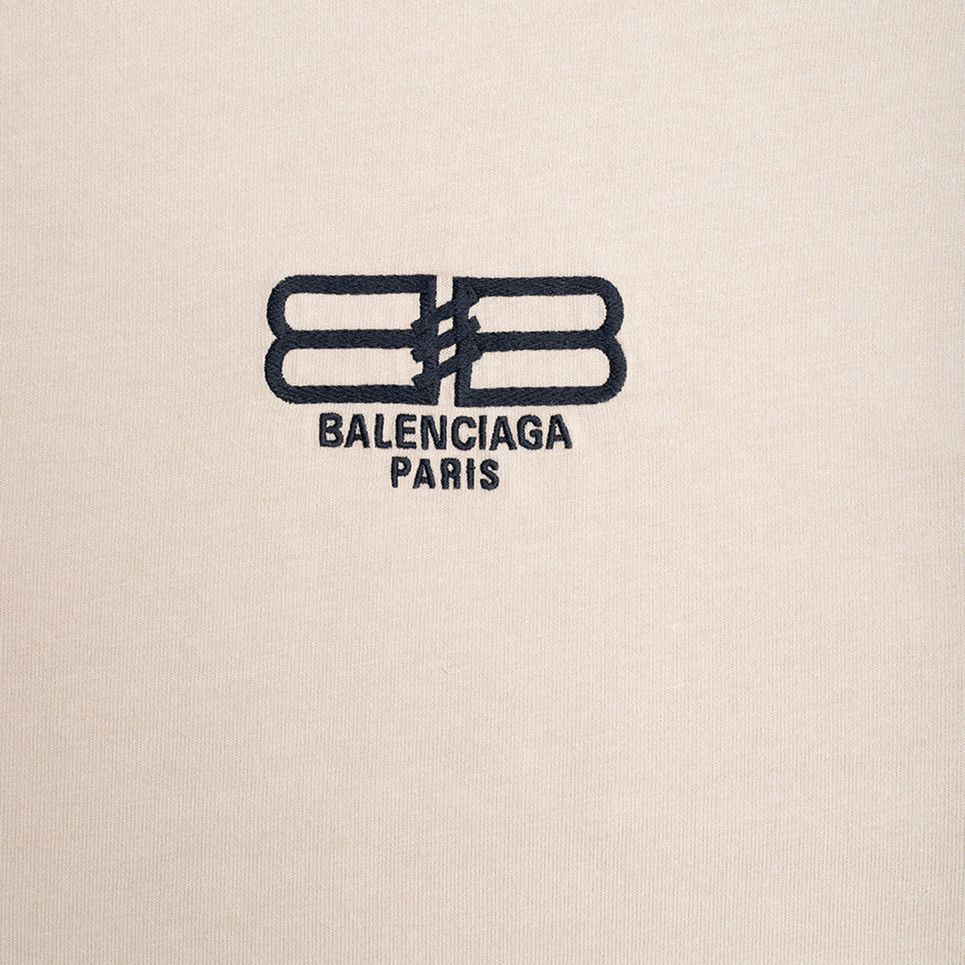 balenciaga-Beige Logo T-Shirt-681864-tmvk9-9364