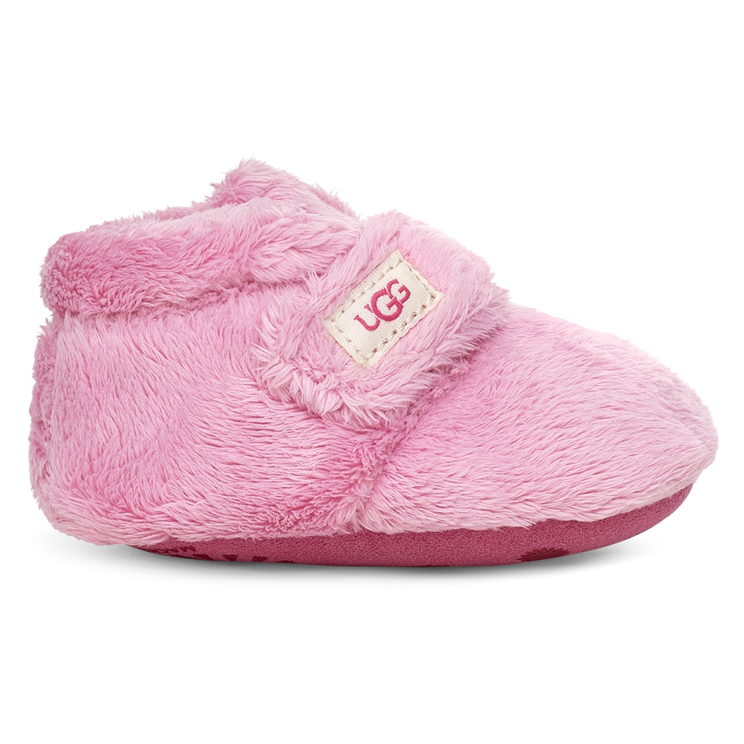 Baby ugg hot sale slippers pink