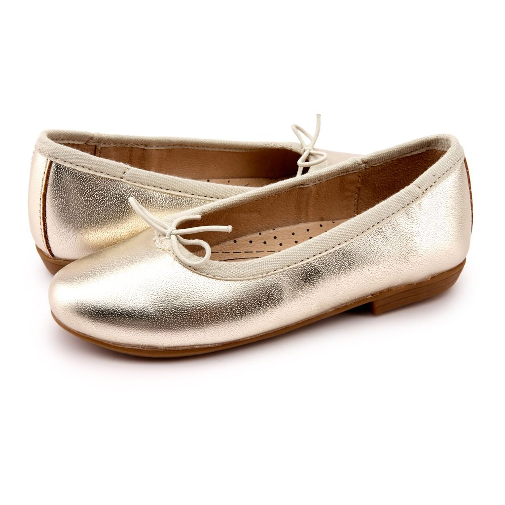 Old soles shop ballet flats