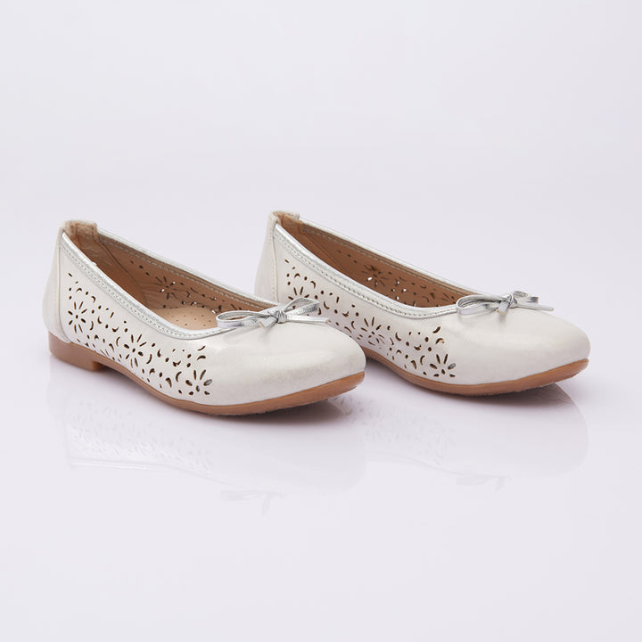 Toddler White Floral Perforated Flats