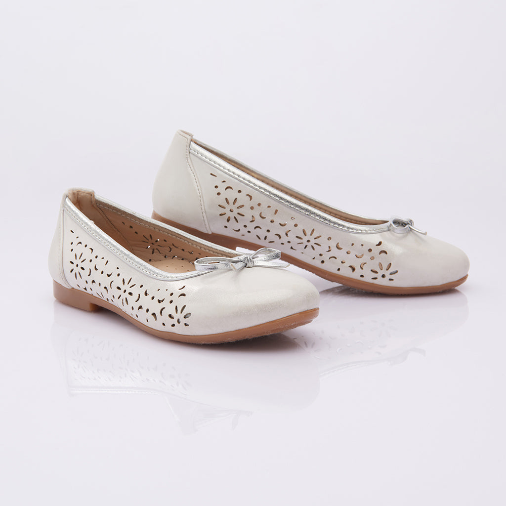 Toddler White Floral Perforated Flats